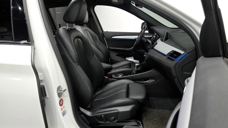 BMW X1 2.0 XDRIVE / М-Пакет / Пълна сервизна история !!!, снимка 8 - Автомобили и джипове - 53284457