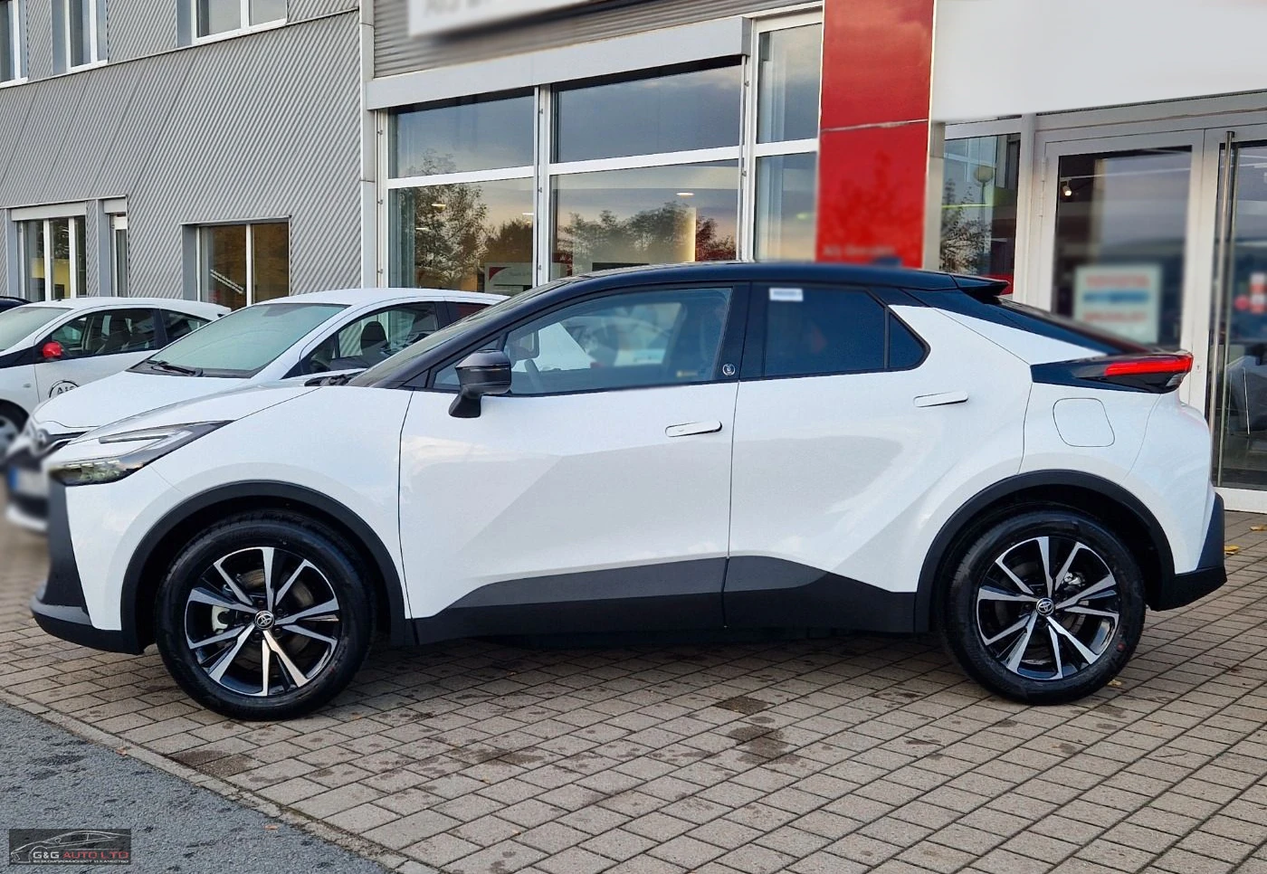 Toyota C-HR НОВ!!!Hybrid Plug-In/223HP/NAVI/LED/CARPLAY/316b - изображение 2