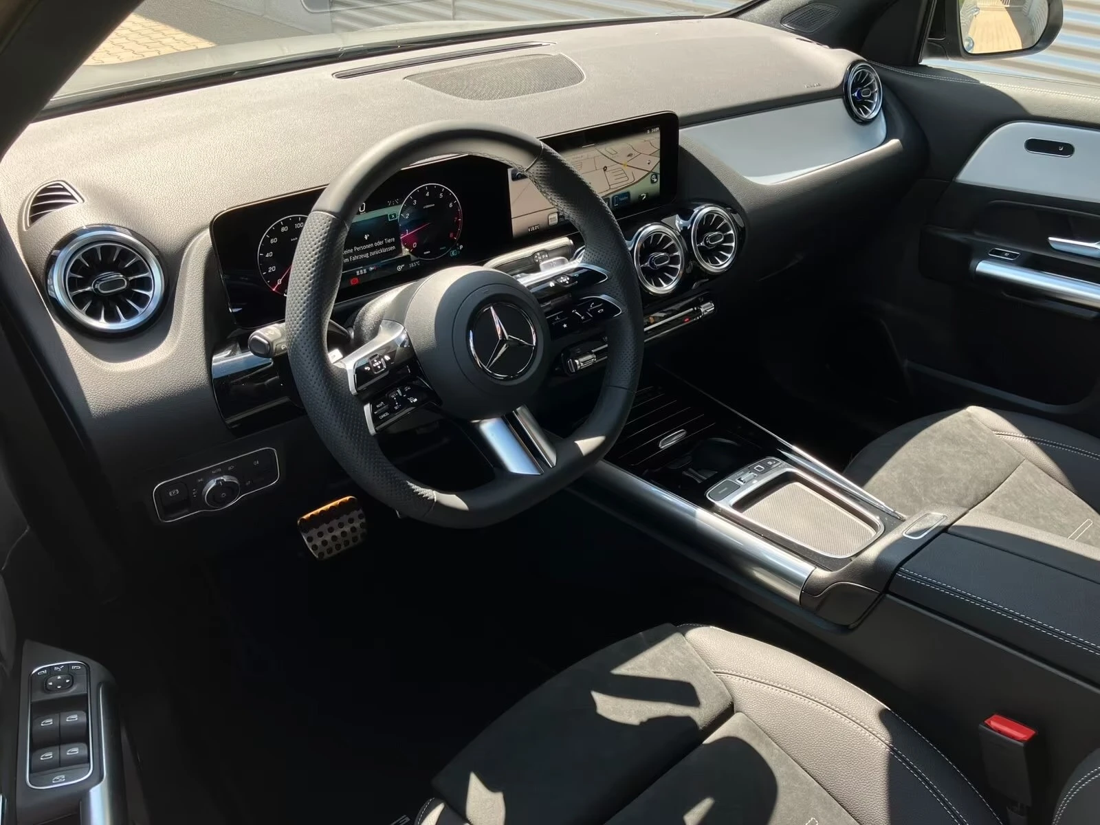 Mercedes-Benz GLA 200 AMG Line Special Edition* Multibeam - изображение 4