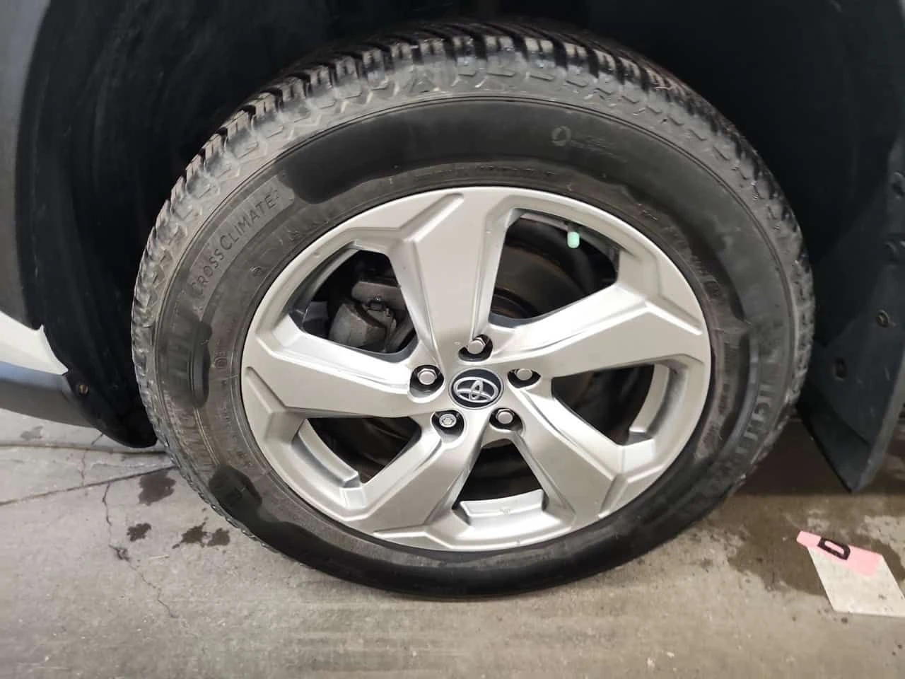 Toyota Rav4 HYBRID LIMITED/CARFAX/Кожа/Подгрев/Шибедах/2 Ключа, снимка 17 - Автомобили и джипове - 54120713