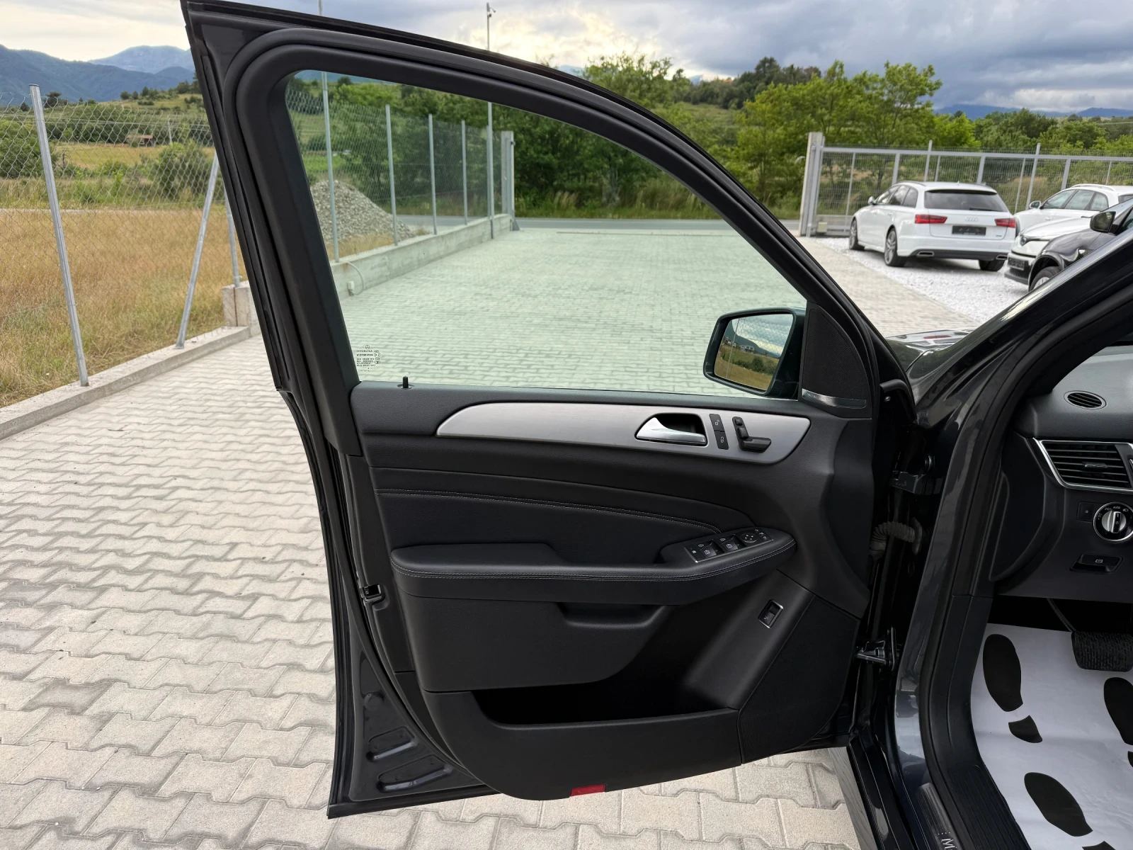 Mercedes-Benz ML 350 AMG PAKET HARMAN/KARDON 360 CAMERA, снимка 9 - Автомобили и джипове - 54887852