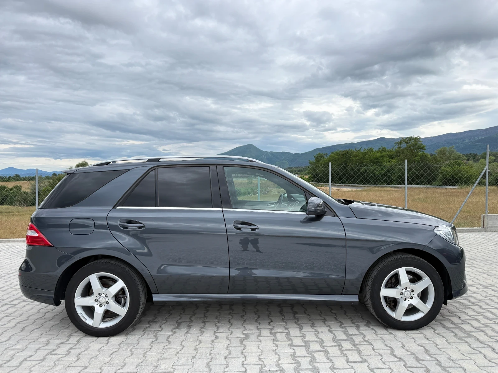 Mercedes-Benz ML 350 AMG PAKET HARMAN/KARDON 360 CAMERA, снимка 7 - Автомобили и джипове - 54887852