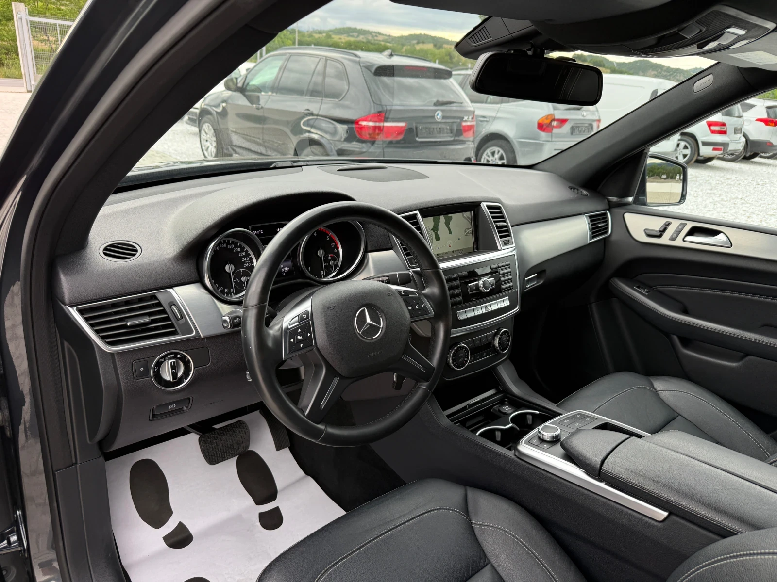 Mercedes-Benz ML 350 AMG PAKET HARMAN/KARDON 360 CAMERA, снимка 10 - Автомобили и джипове - 54887852