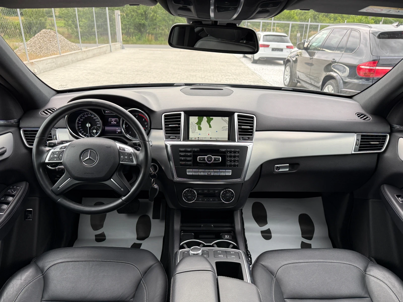 Mercedes-Benz ML 350 AMG PAKET HARMAN/KARDON 360 CAMERA, снимка 15 - Автомобили и джипове - 54887852