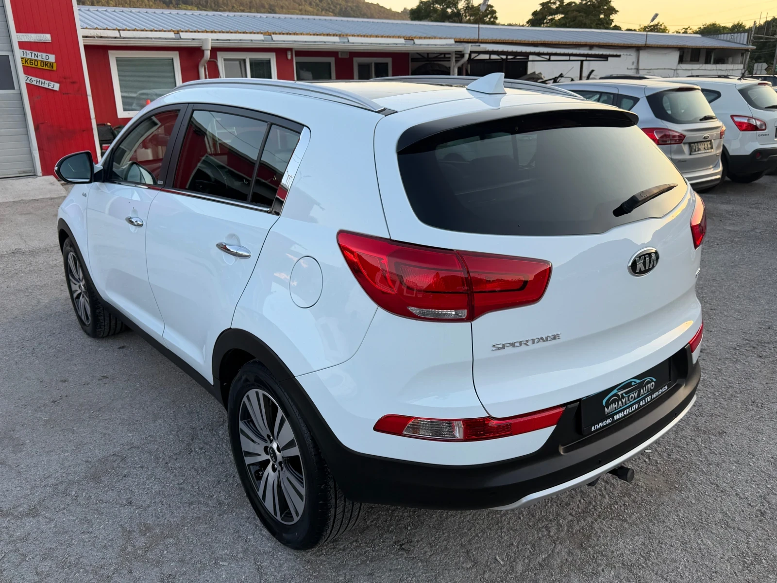 Kia Sportage 2.0CRDI 4x4/NAVI/З.КАМЕРА/ЛЕТИ.ДЖ/ДВ.ПАНОРАМА/, снимка 5 - Автомобили и джипове - 55101397