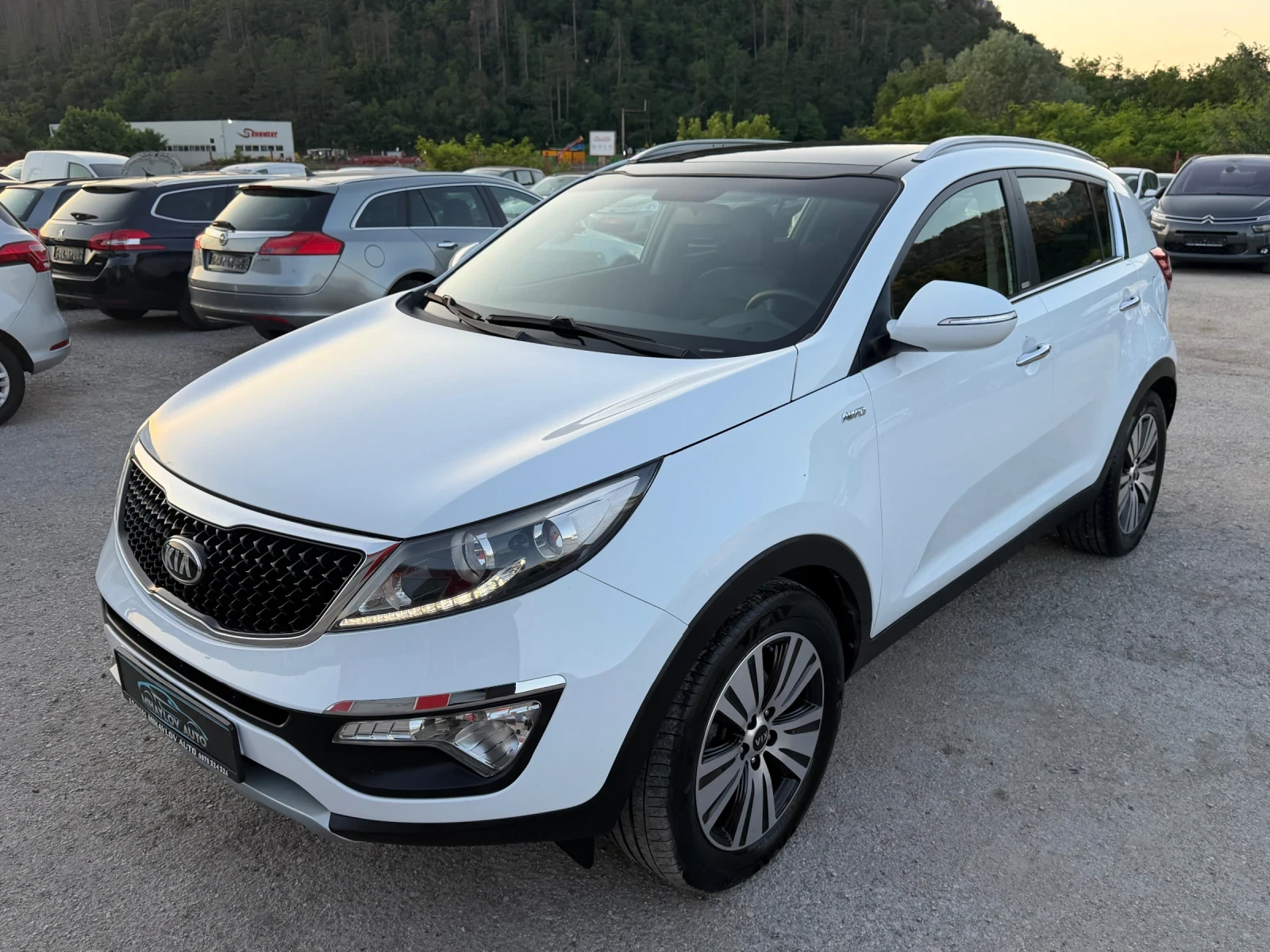 Kia Sportage 2.0CRDI 4x4/NAVI/З.КАМЕРА/ЛЕТИ.ДЖ/ДВ.ПАНОРАМА/, снимка 7 - Автомобили и джипове - 55101397