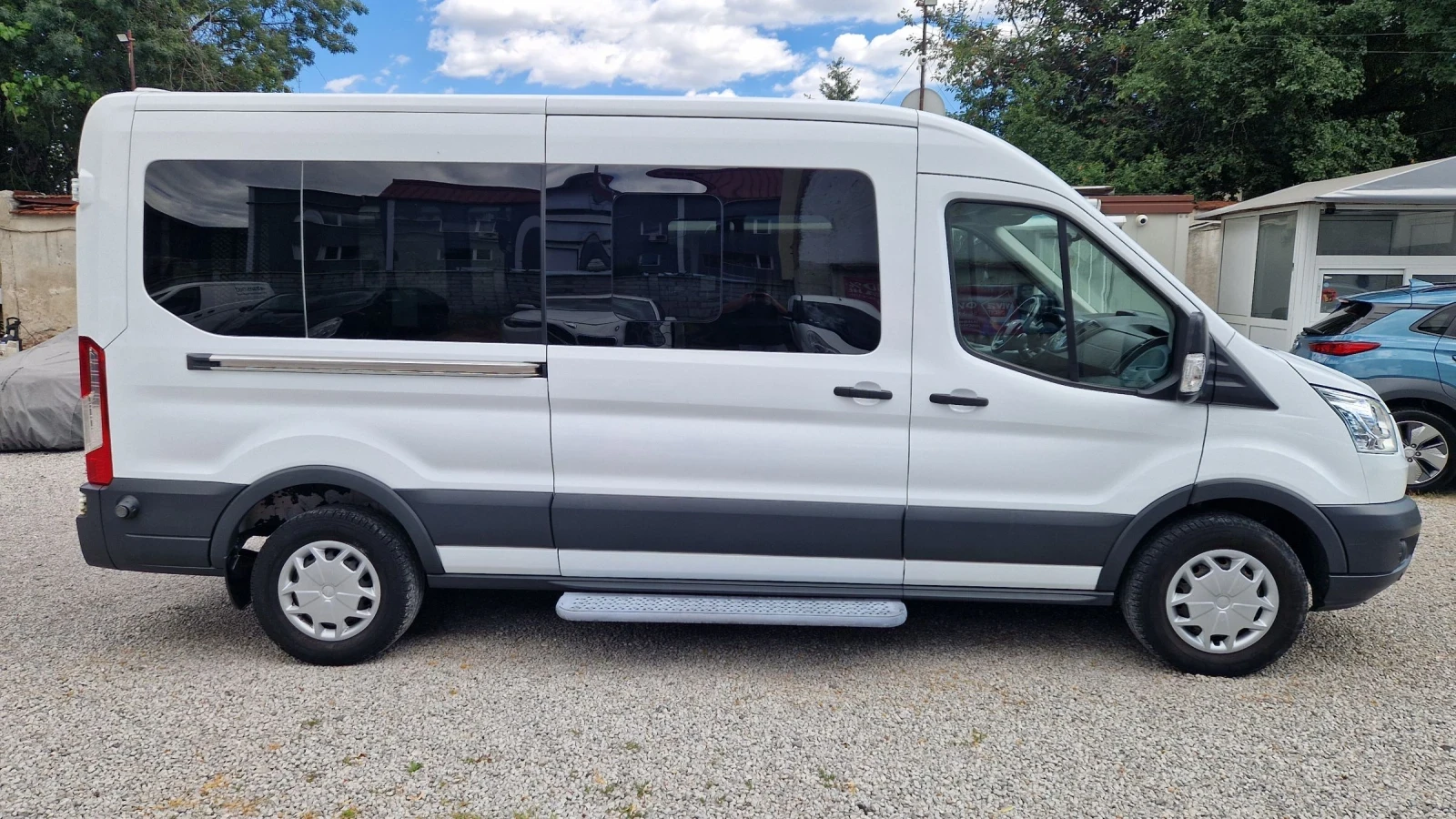 Ford Transit 2.0 D 131 кс.8+ 1 м+ РАМПА-ПЪЛНА СЕРВИЗНА ИСТОРИЯ , снимка 4 - Бусове и автобуси - 55281676
