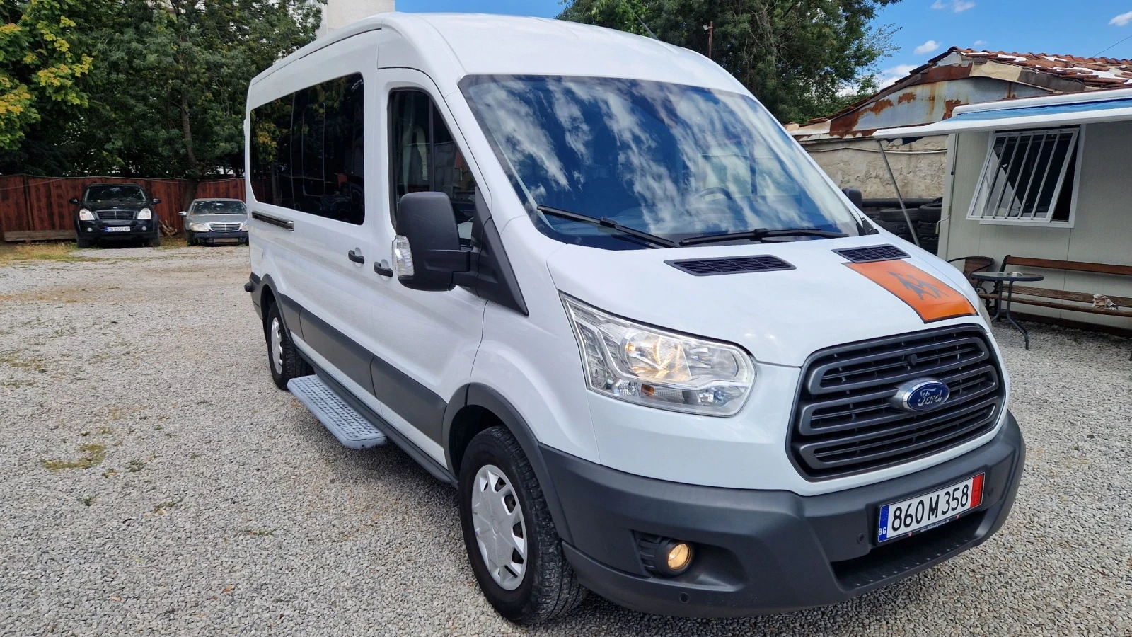 Ford Transit 2.0 D 131 кс.8+ 1 м+ РАМПА-ПЪЛНА СЕРВИЗНА ИСТОРИЯ , снимка 3 - Бусове и автобуси - 55281676