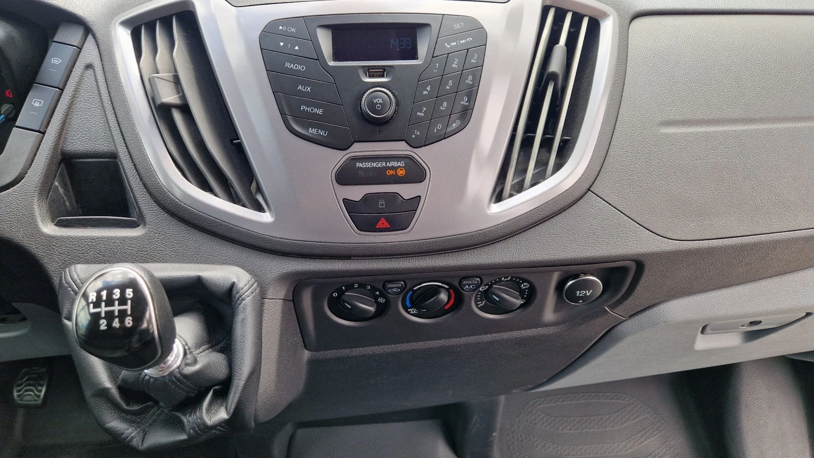 Ford Transit 2.0 D 131 кс.8+ 1 м+ РАМПА-ПЪЛНА СЕРВИЗНА ИСТОРИЯ , снимка 13 - Бусове и автобуси - 55281676