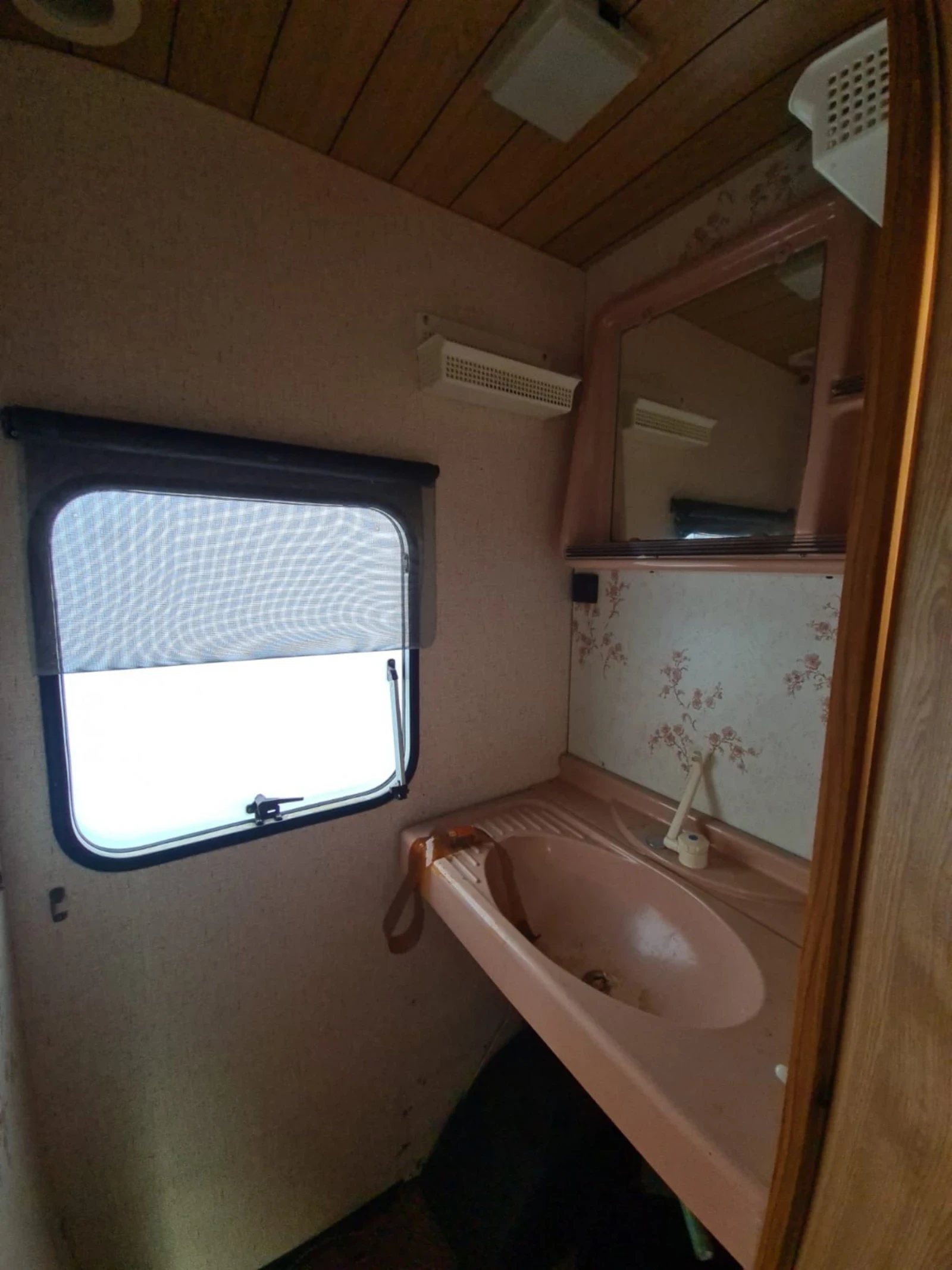 Каравана Caravelair  РЕГИСТРИРАНА!!! 4 МЕТРА  - изображение 9