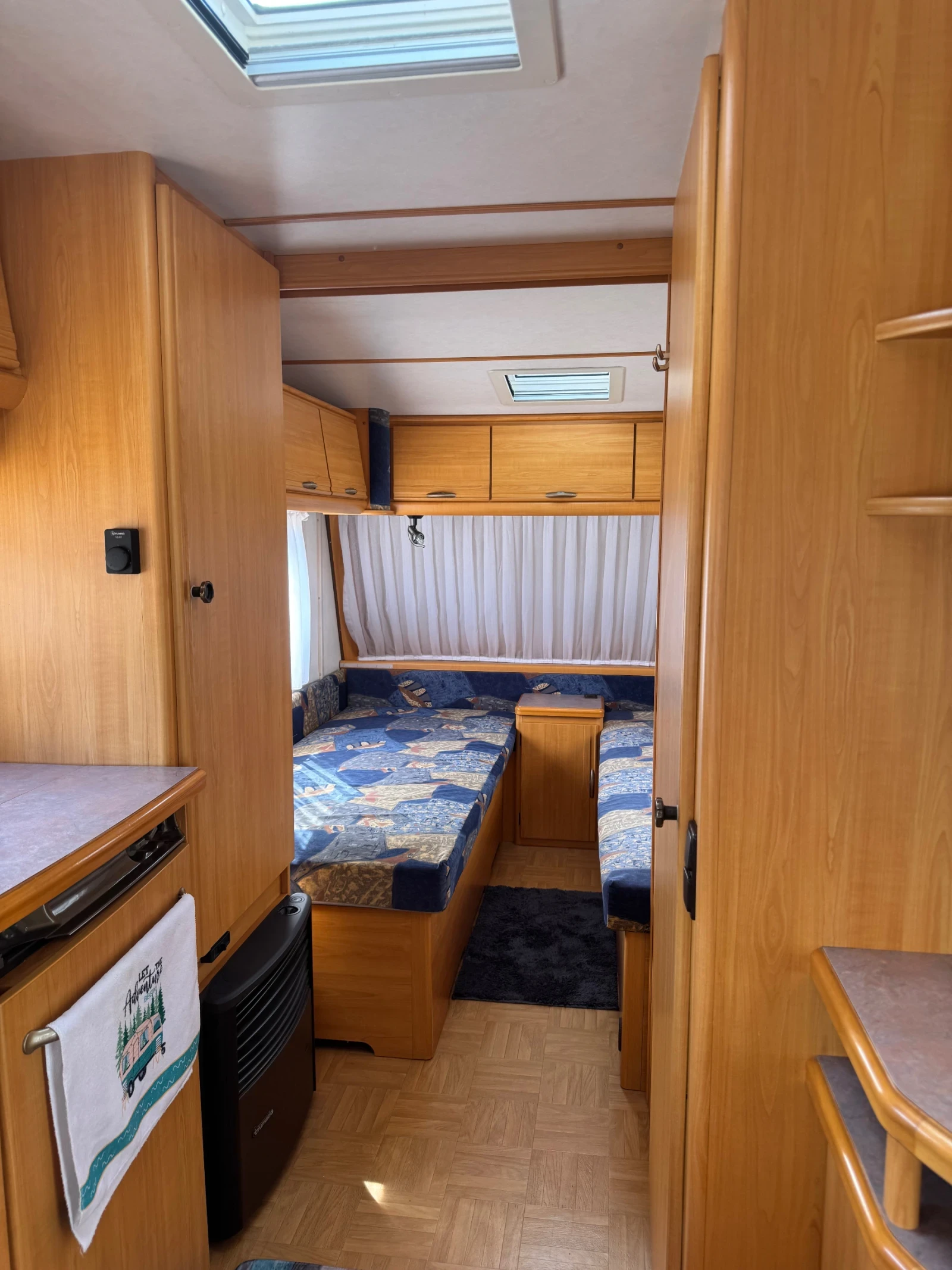 Каравана LMC Luxus 555, снимка 8 - Каравани и кемпери - 55148179