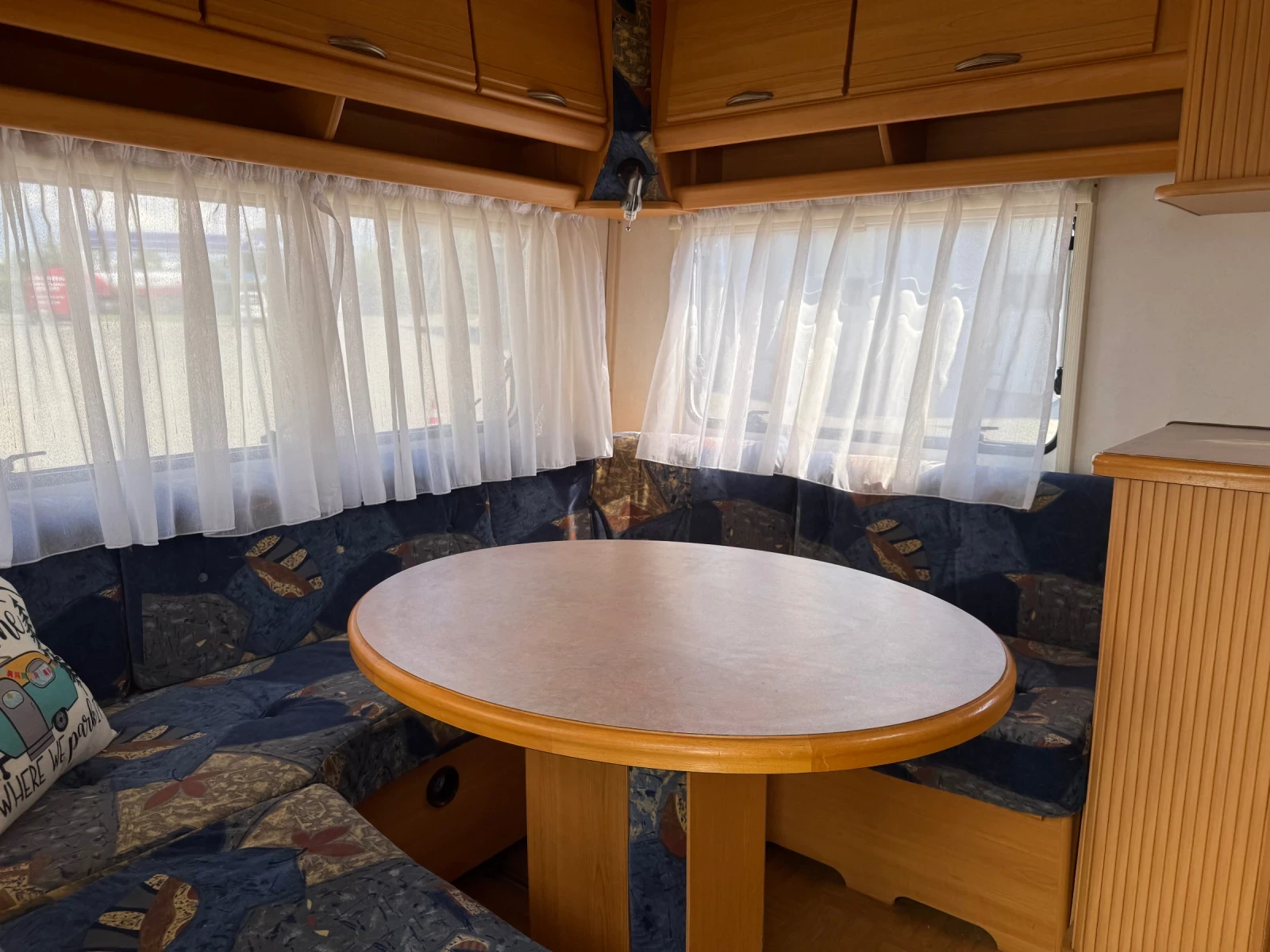 Каравана LMC Luxus 555, снимка 6 - Каравани и кемпери - 55148179