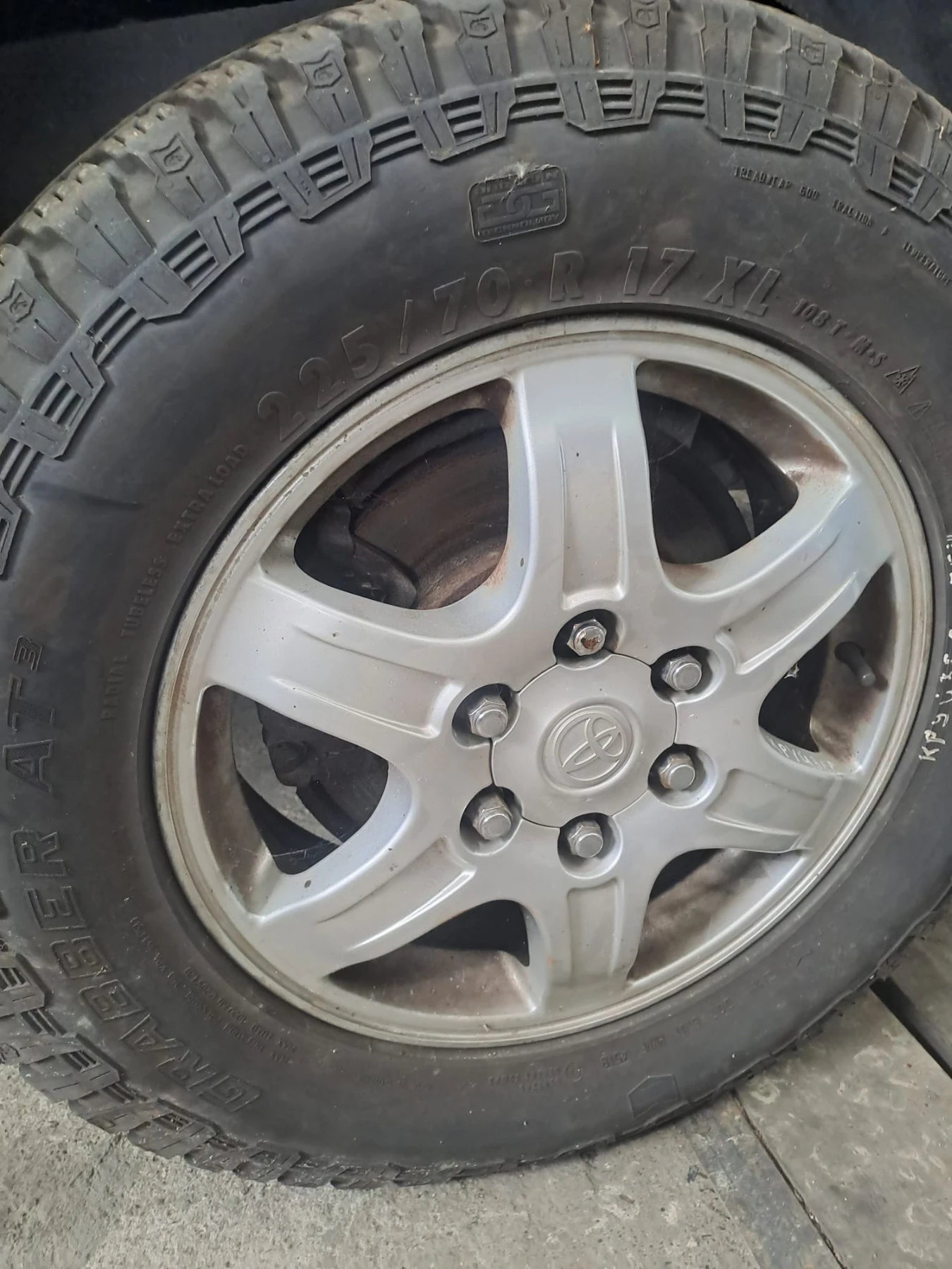    225/70R17  Toyota Land cruiser | Mobile.bg   2