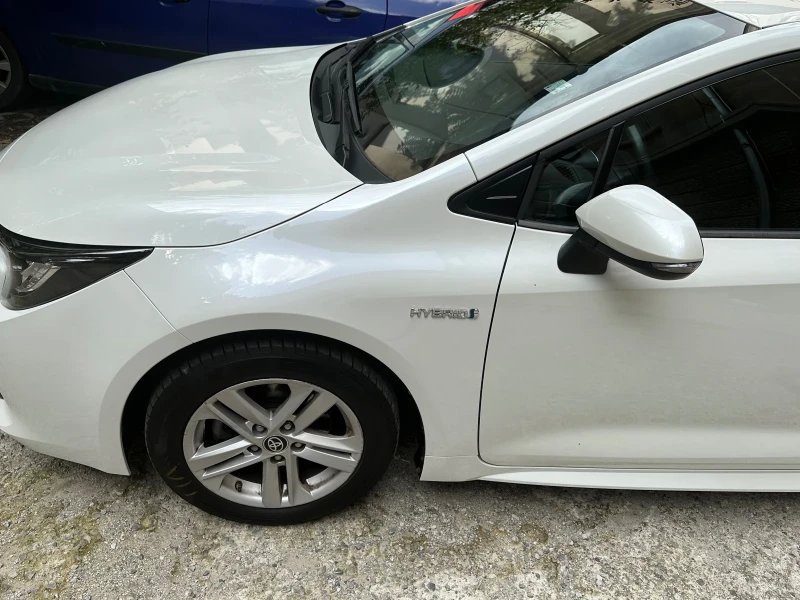 Toyota Corolla 1.8 литров хибрид, снимка 5 - Автомобили и джипове - 47548812