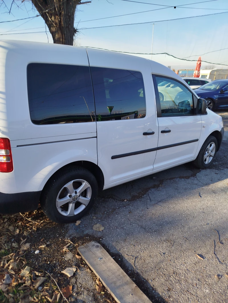 VW Caddy 1.6 TDI, снимка 2 - Автомобили и джипове - 48118434