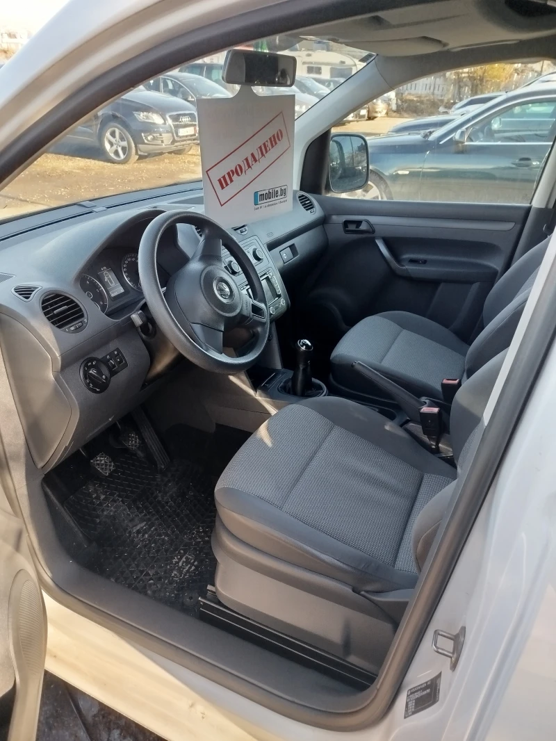 VW Caddy 1.6 TDI, снимка 3 - Автомобили и джипове - 48118434