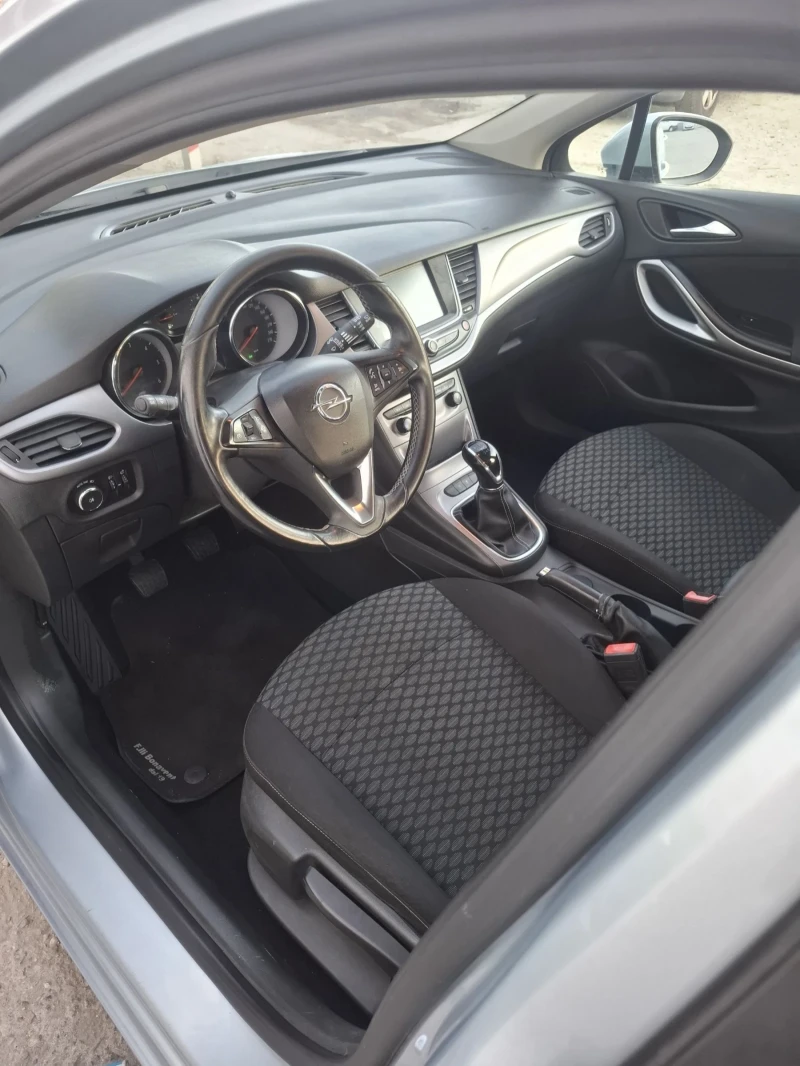 Opel Astra 1.6CDTI EVRO6, снимка 10 - Автомобили и джипове - 52179791