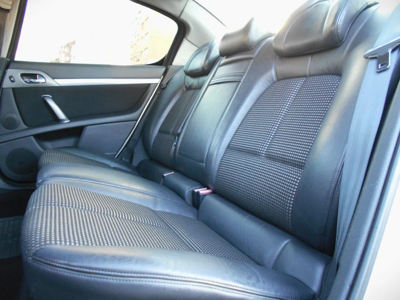 Peugeot 407 2.2i 16V * ГАЗ * , снимка 12 - Автомобили и джипове - 52616522
