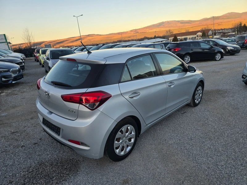 Hyundai I20 1.2i-85k.c-EURO-6, снимка 5 - Автомобили и джипове - 53167217