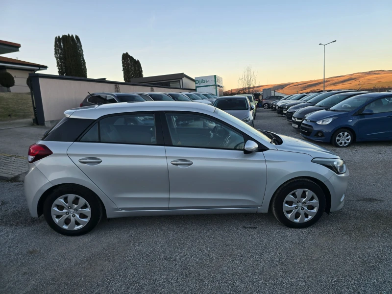 Hyundai I20 1.2i-85k.c-EURO-6, снимка 4 - Автомобили и джипове - 53167217