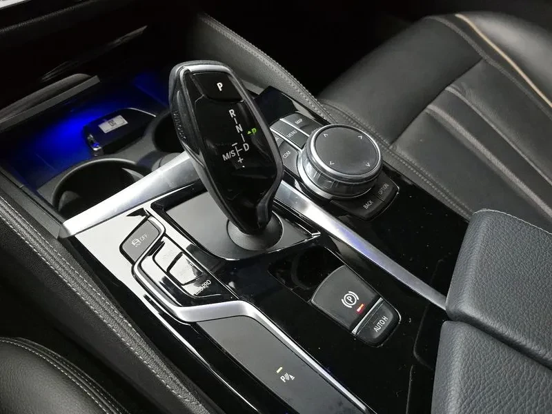 BMW 520 (G30) Luxury, снимка 9 - Автомобили и джипове - 55748001