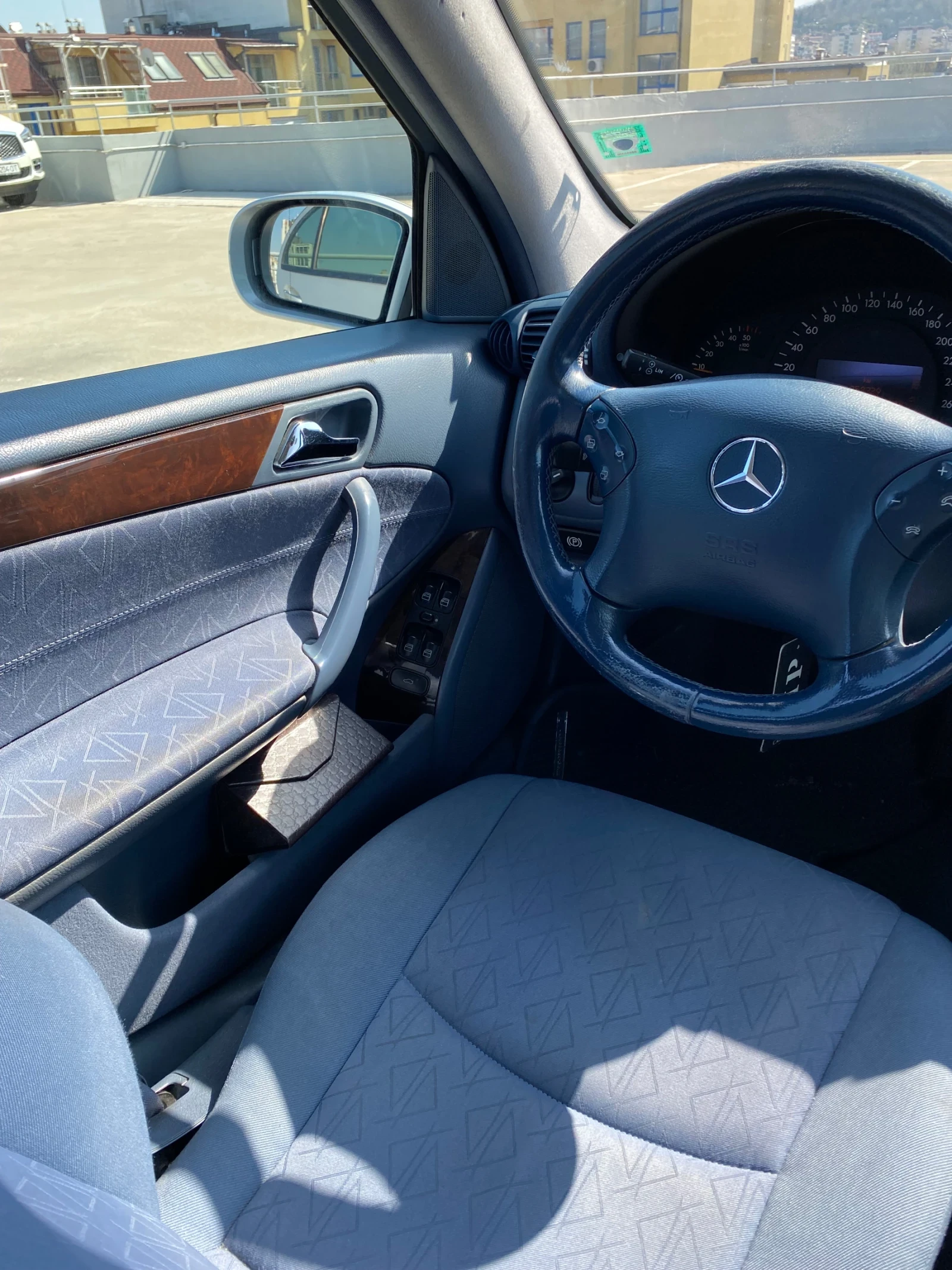 Mercedes-Benz C 220 W203 Elegance - изображение 2