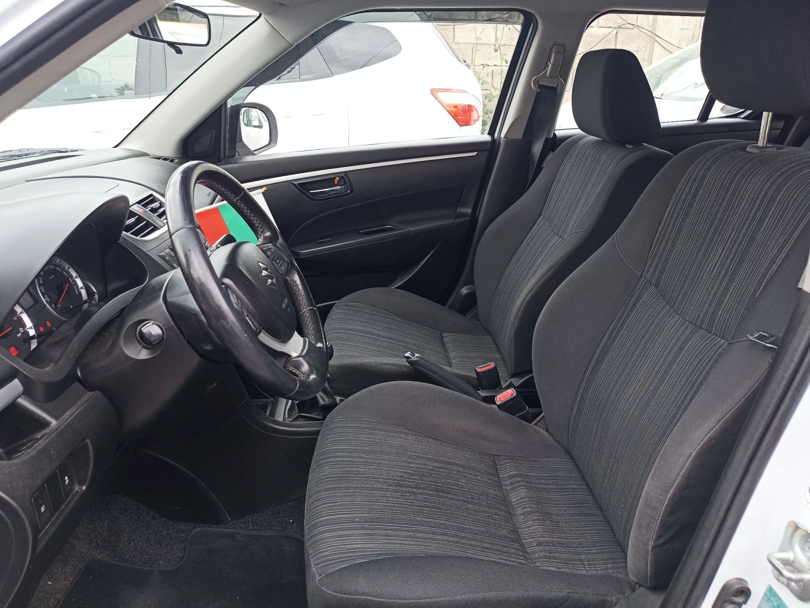 Suzuki Swift 1.2i 4x4  - изображение 10