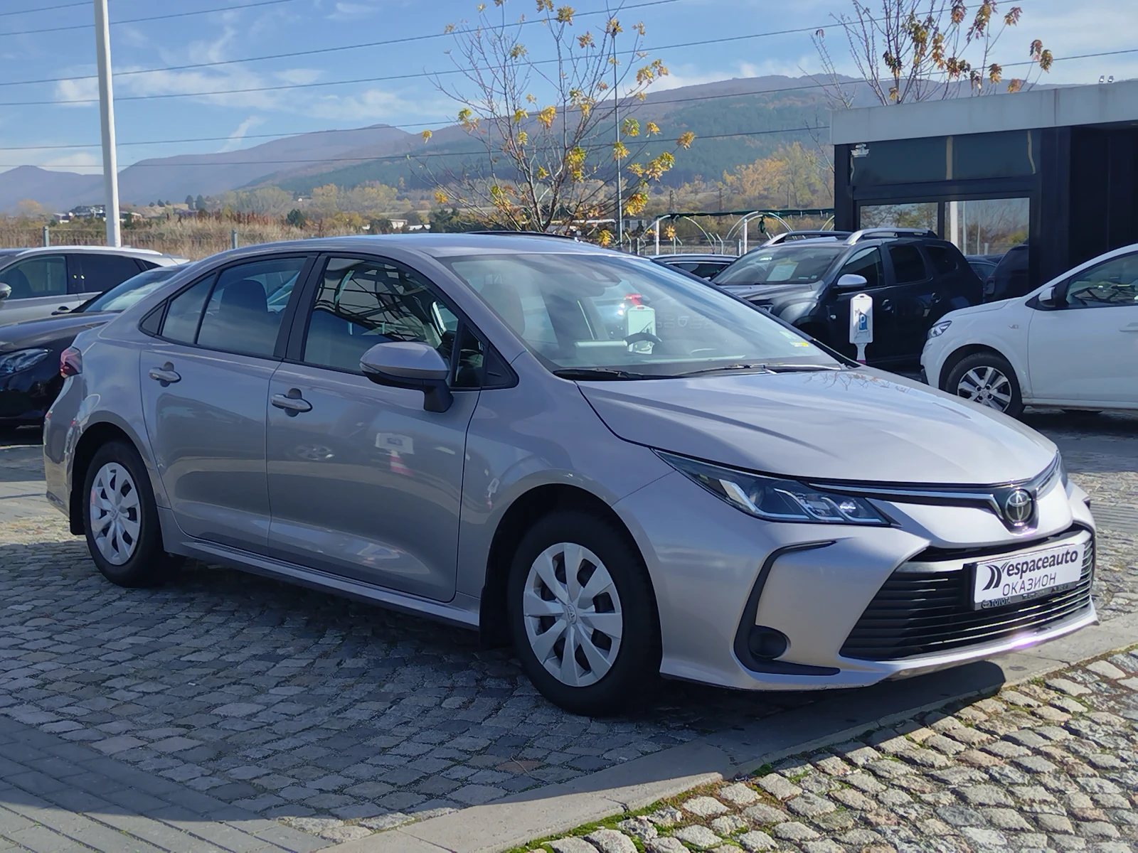 Toyota Corolla 1.5/125к.с/ COMFORT - изображение 3