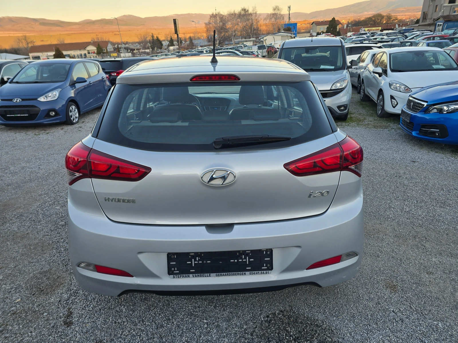 Hyundai I20 1.2i-85k.c-EURO-6 - изображение 6