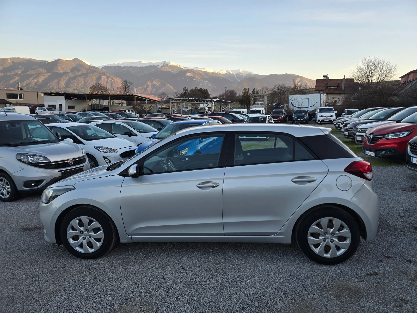 Hyundai I20 1.2i-85k.c-EURO-6 - изображение 8