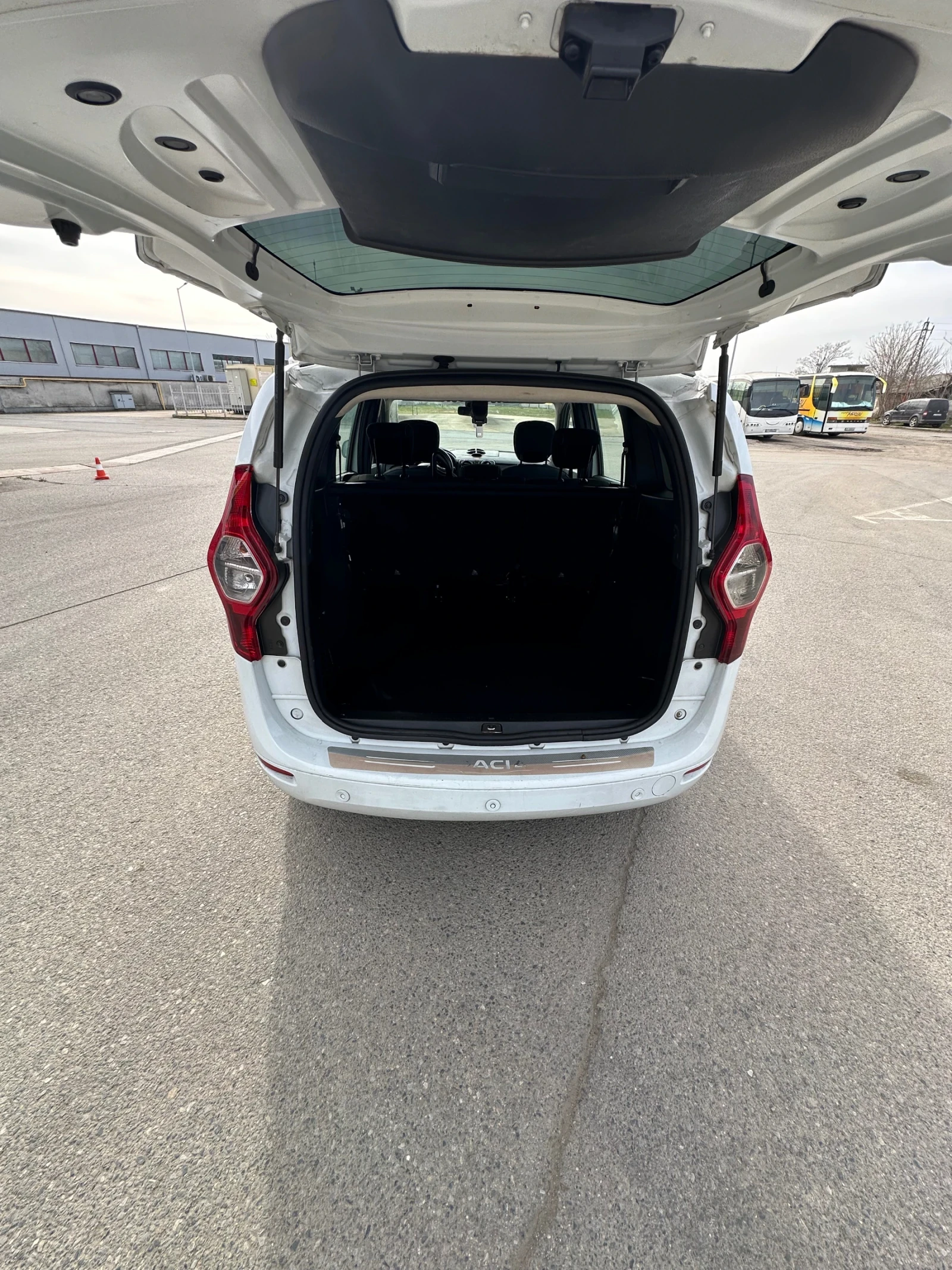 Dacia Lodgy 1.6 бензин/газ - изображение 5