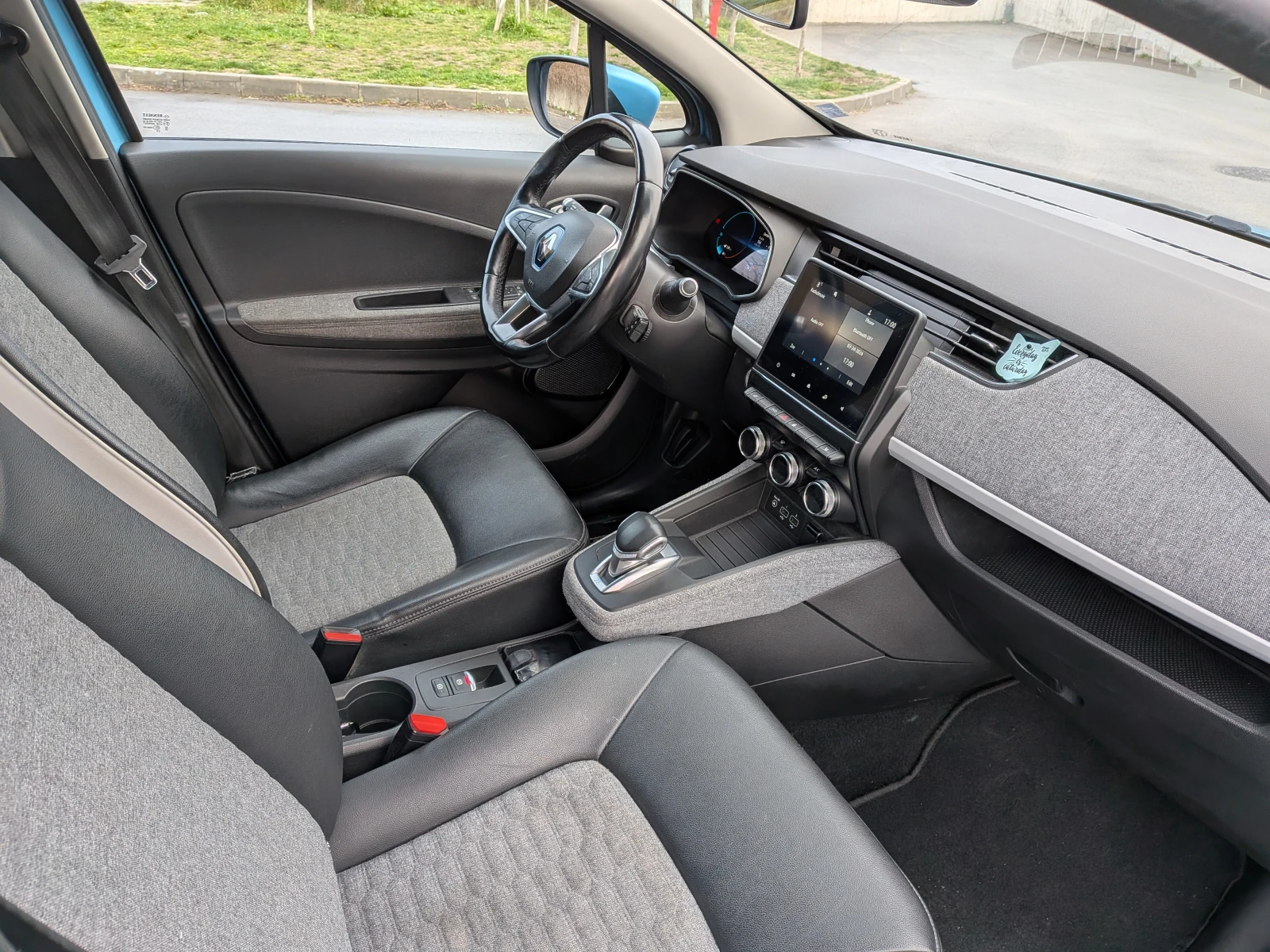 Renault Zoe Z.E. 50, снимка 9 - Автомобили и джипове - 53965295