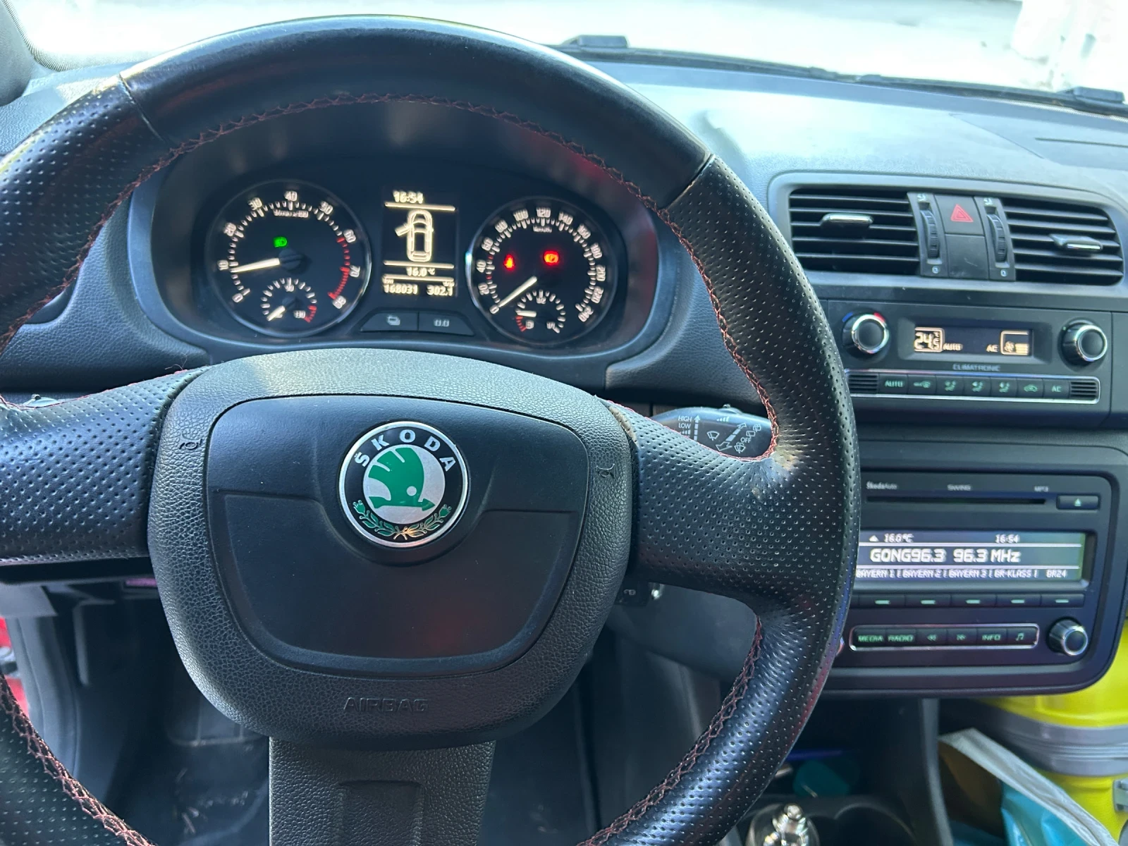 Skoda Fabia Monte Carlo 105PS Benzin, снимка 6 - Автомобили и джипове - 54383545
