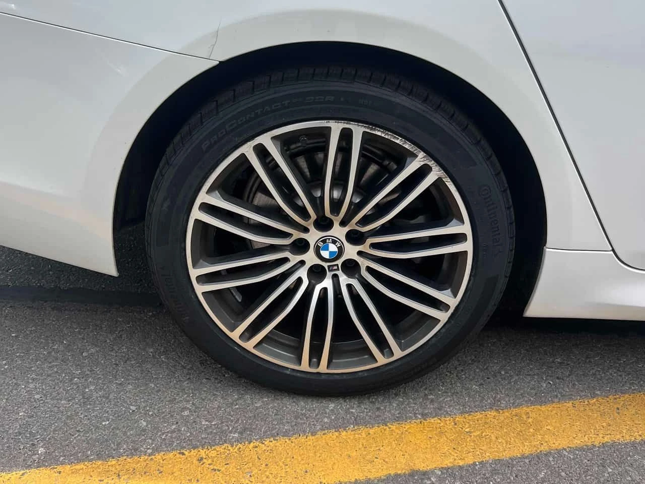 BMW 530 xDrive M SPORT/HUD/ПОДГРЕВИ/ШИБИДАХ, снимка 6 - Автомобили и джипове - 54857610