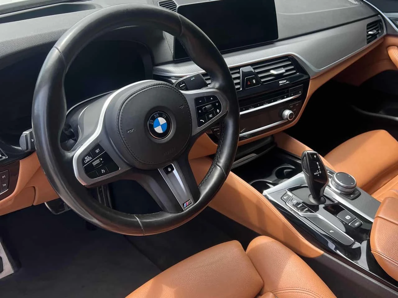 BMW 530 xDrive M SPORT/HUD/ПОДГРЕВИ/ШИБИДАХ, снимка 7 - Автомобили и джипове - 54857610