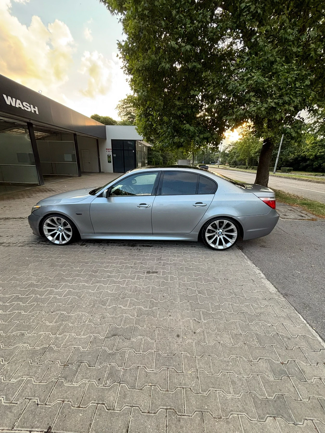 BMW 520, снимка 4 - Автомобили и джипове - 55148741