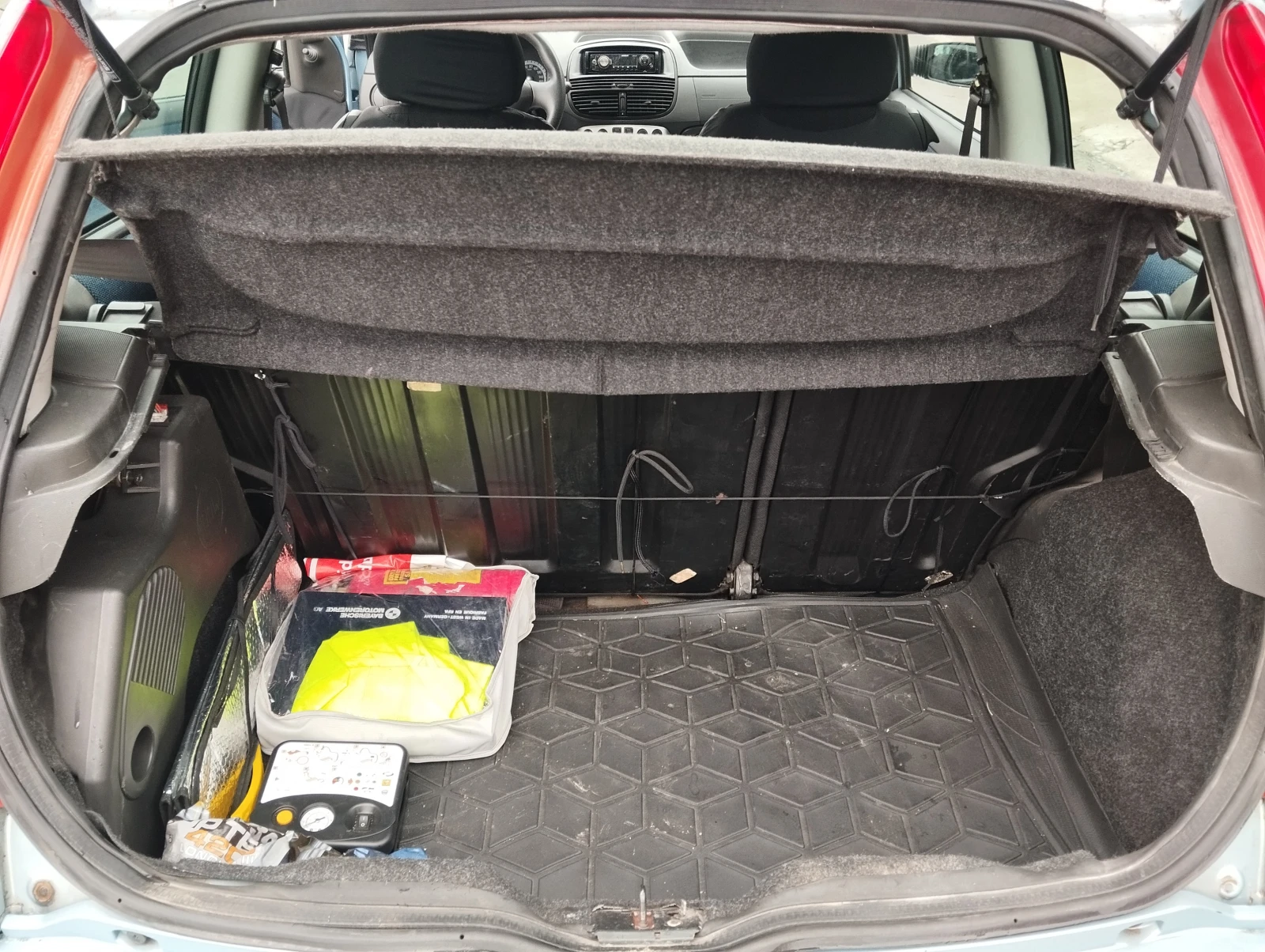 Fiat Punto 1.2Sport Автоматик, снимка 10 - Автомобили и джипове - 55429614