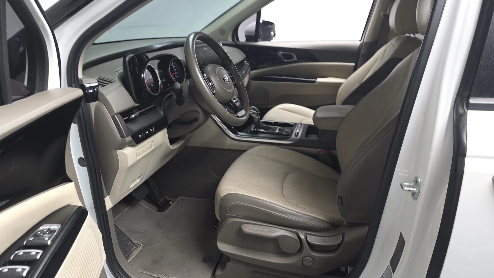 Kia Carnival ПОДГРЕВ ВОЛАН* КРАЙНА ЦЕНА, снимка 11 - Автомобили и джипове - 55462965