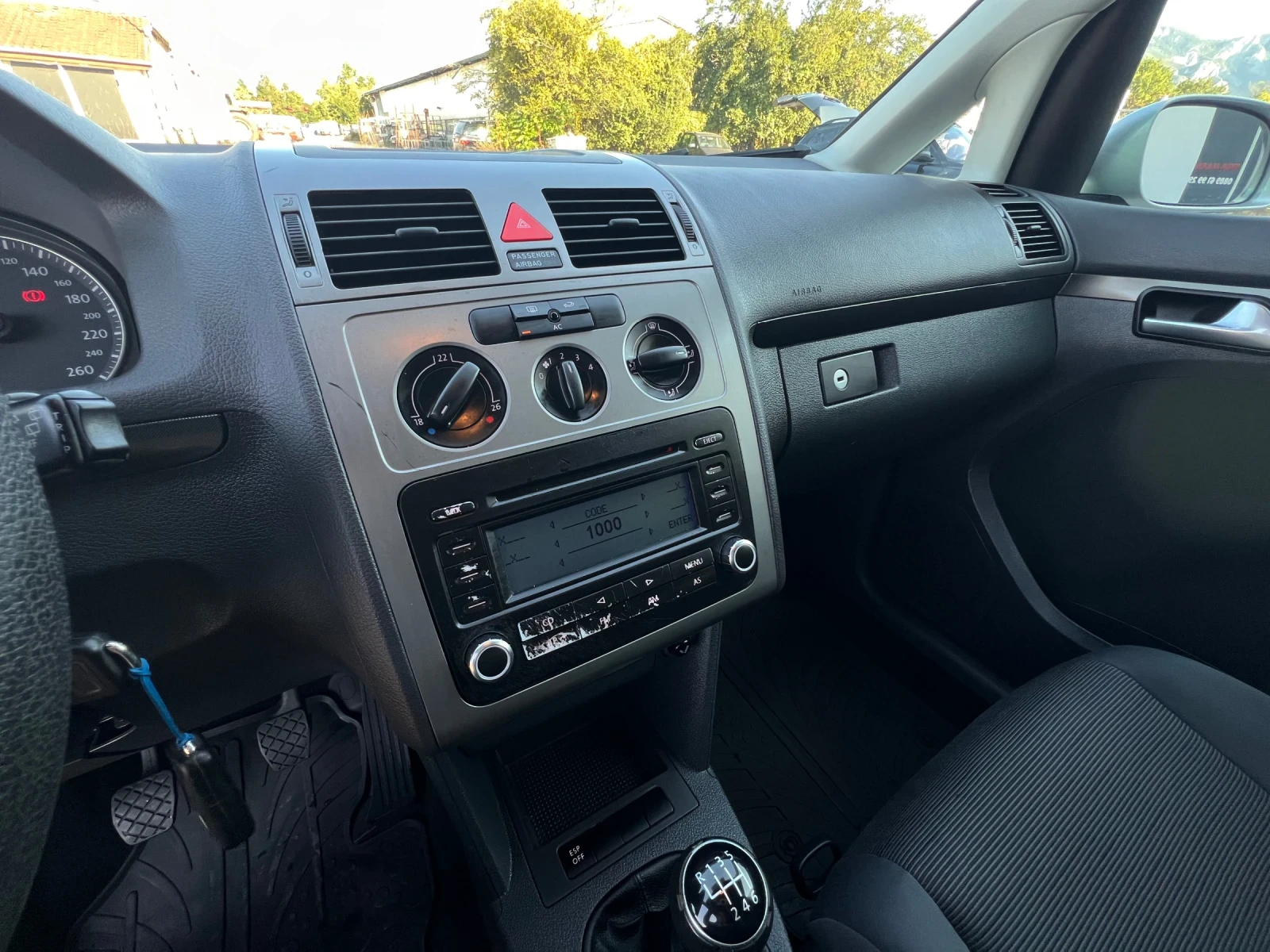 VW Touran 1.9TDI 105k.c * Facelift* , снимка 12 - Автомобили и джипове - 55629888