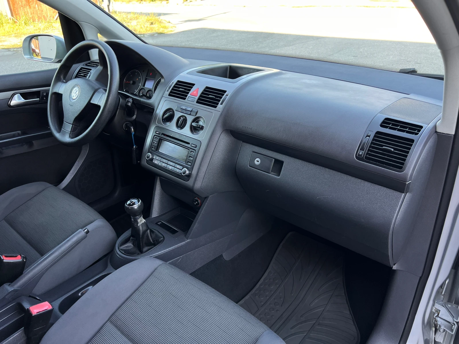 VW Touran 1.9TDI 105k.c * Facelift* , снимка 11 - Автомобили и джипове - 55629888