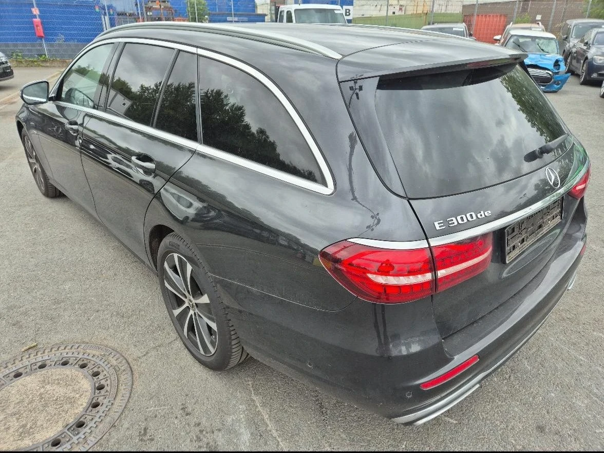 Mercedes-Benz E 300, снимка 6 - Автомобили и джипове - 55667605