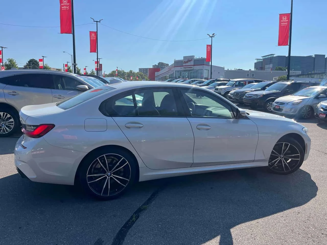 BMW 330 i xDrive * М-SPORT* ДИГИТАЛНО ТАБЛО* , снимка 3 - Автомобили и джипове - 55728692