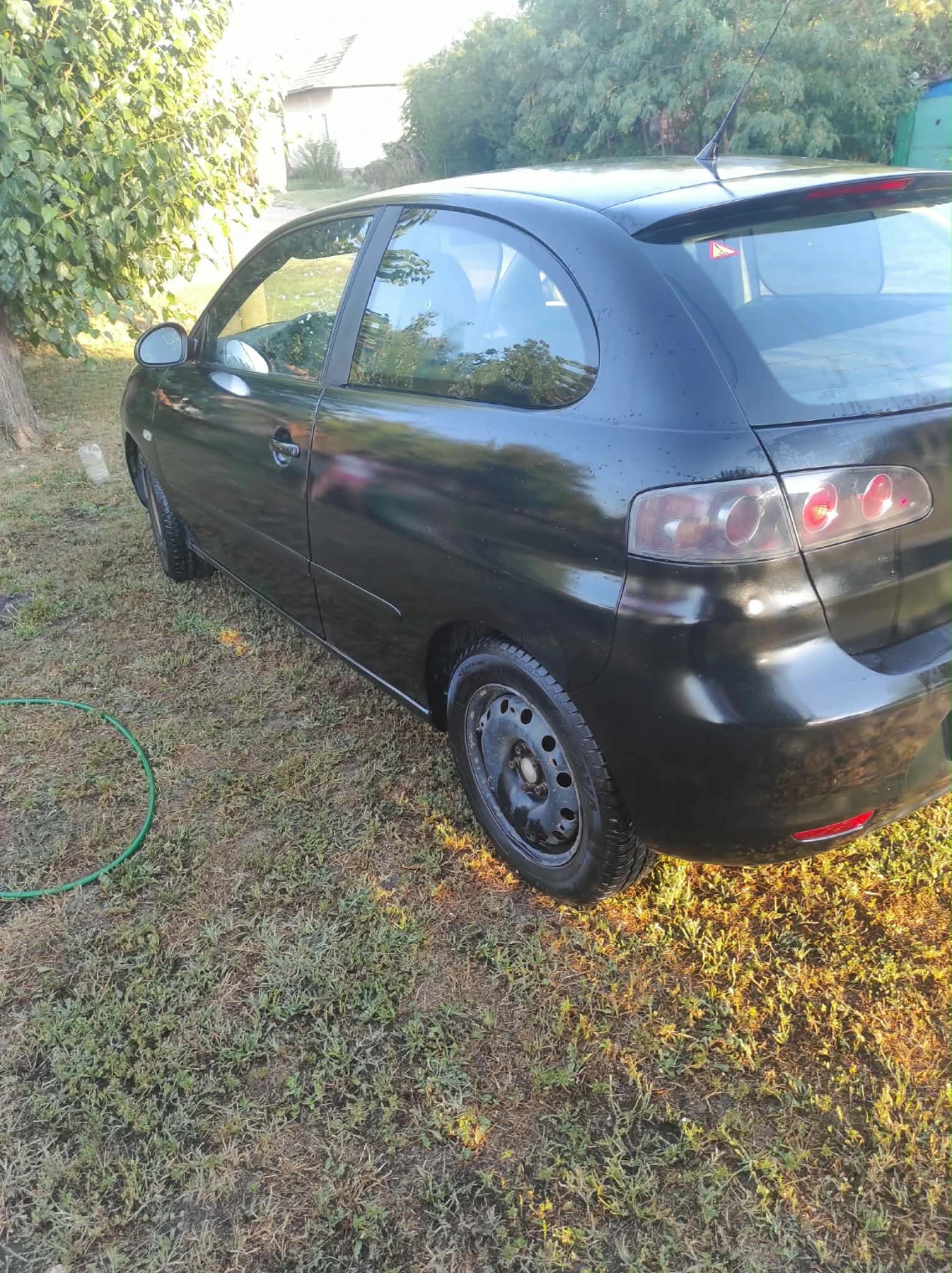 Seat Ibiza Газ-бензин, снимка 4 - Автомобили и джипове - 55963829