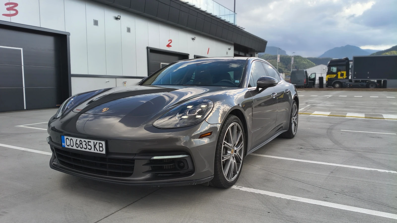 Porsche Panamera 4S, снимка 3 - Автомобили и джипове - 56209288