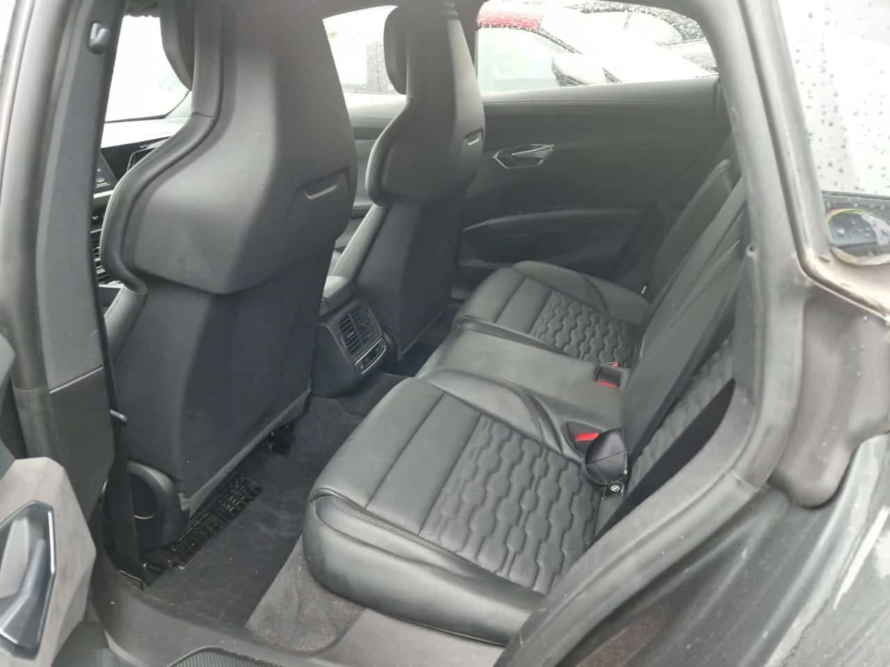 Audi E-Tron GT * QUATTRO * CARFAX * От VW * , снимка 10 - Автомобили и джипове - 56666042