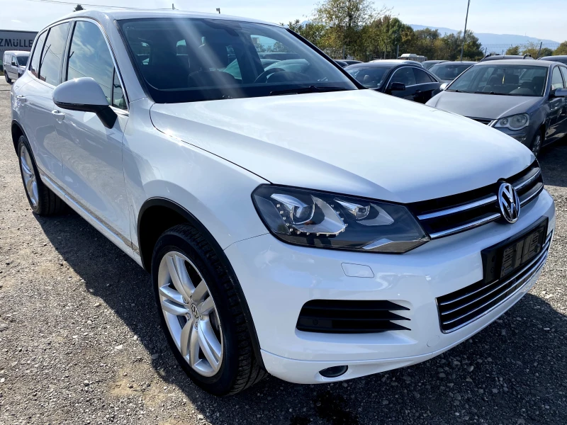 VW Touareg 3.0TDI 360камери Уникат, снимка 2 - Автомобили и джипове - 47617918