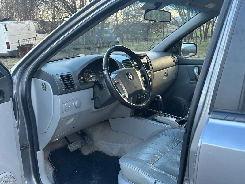 Kia Sorento 2.5CRDI, снимка 7 - Автомобили и джипове - 48634191