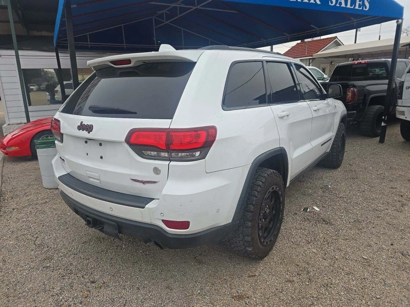 Jeep Grand cherokee 2017 Trailhawk* 5.7 Hemi* distronik* 8ZF* обдух* , снимка 4 - Автомобили и джипове - 49237354