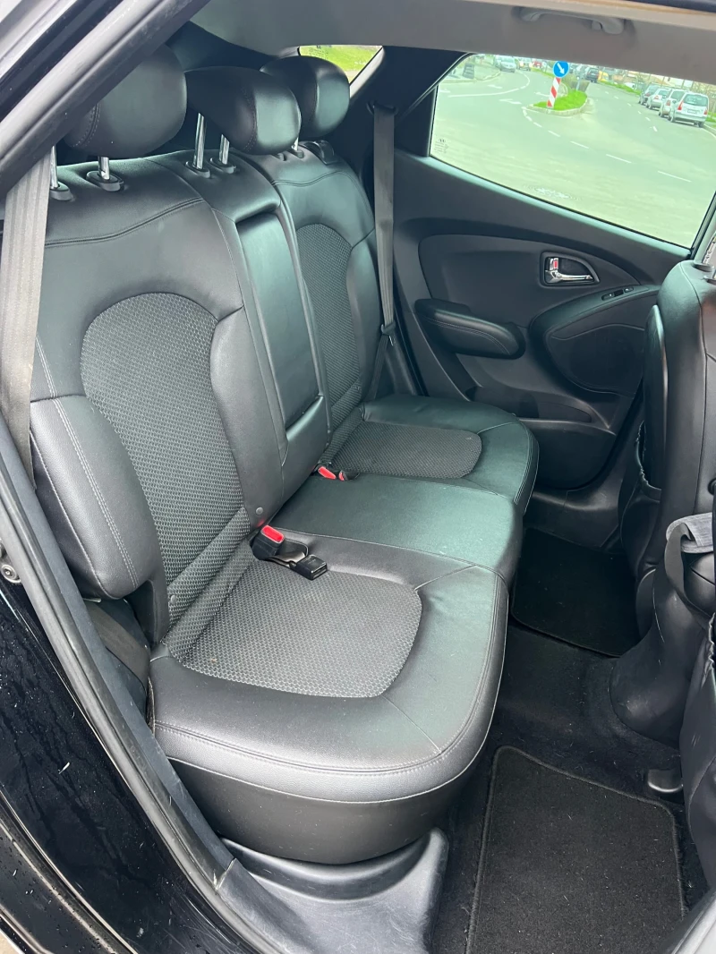 Hyundai IX35 2.0CRDI 4Х4, снимка 6 - Автомобили и джипове - 52614475