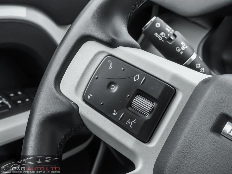 Land Rover Defender 110 X-Dynamic SE D300, снимка 17 - Автомобили и джипове - 53108546